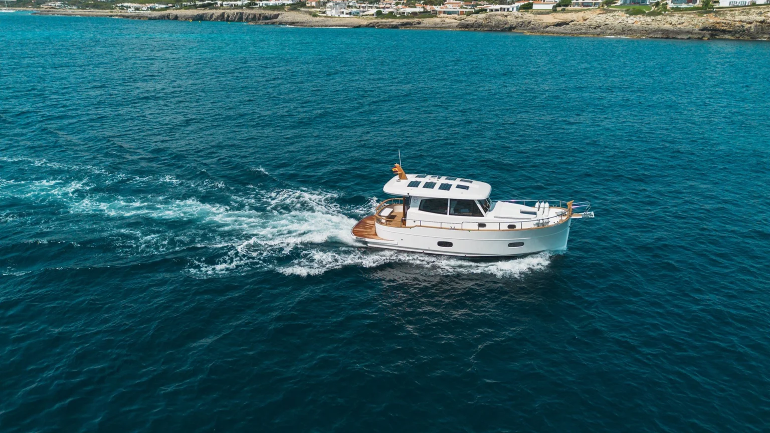 SASGAYACHTS_MENORQUIN_35HT_exterior_1
