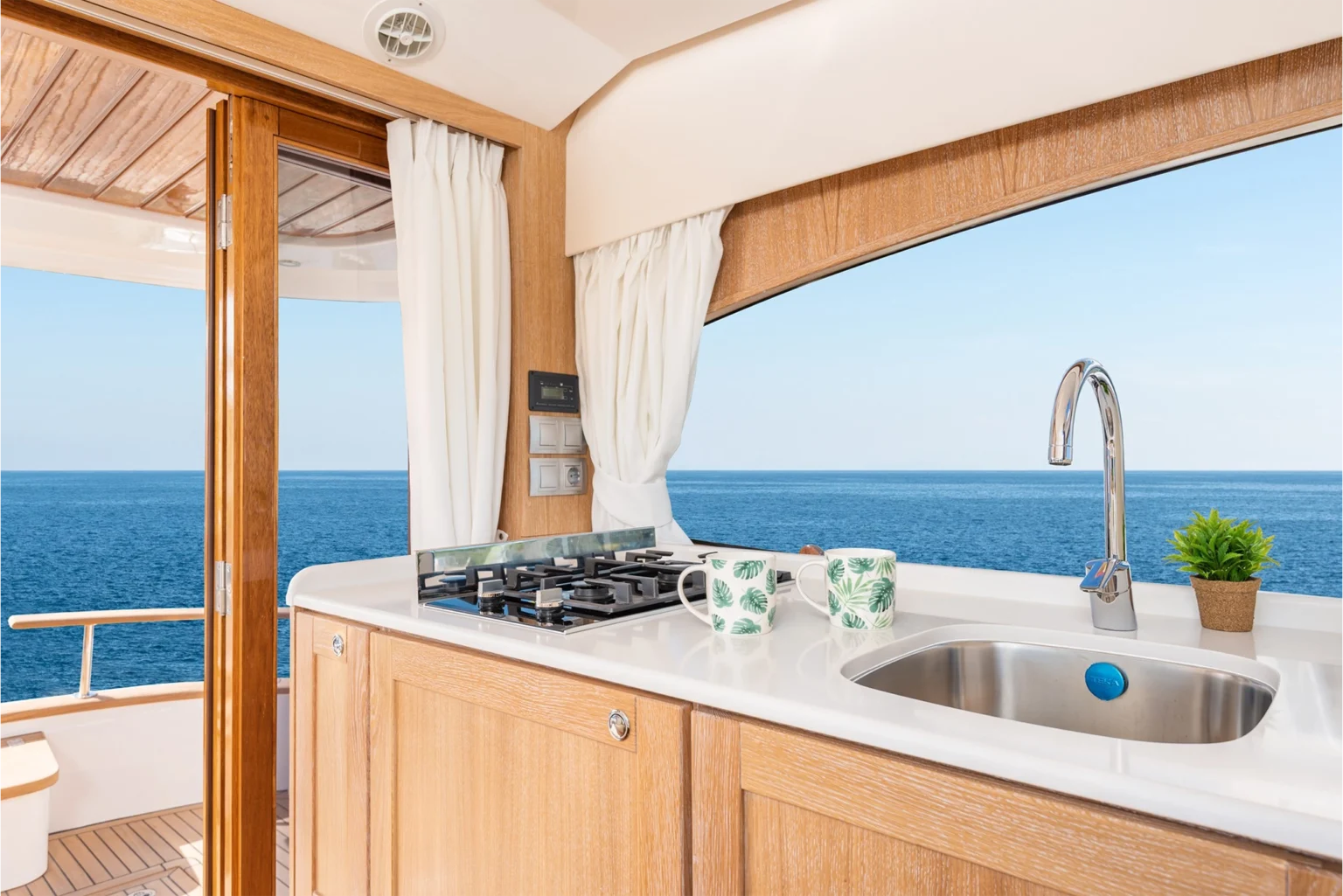 SASGAYACHTS_MENORQUIN_35HT_interior_5