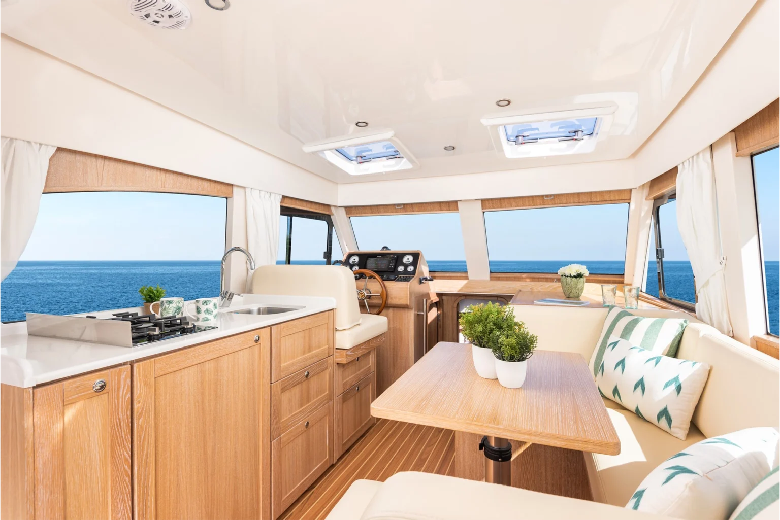 SASGAYACHTS_MENORQUIN_35HT_interior_8
