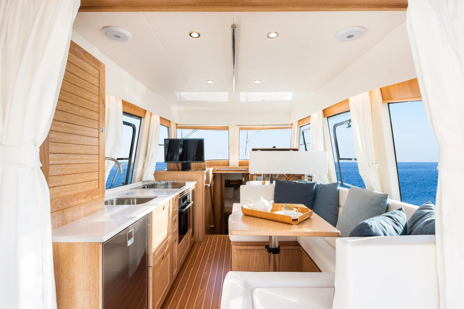 SASGAYACHTS_MENORQUIN_42HT_interior_5