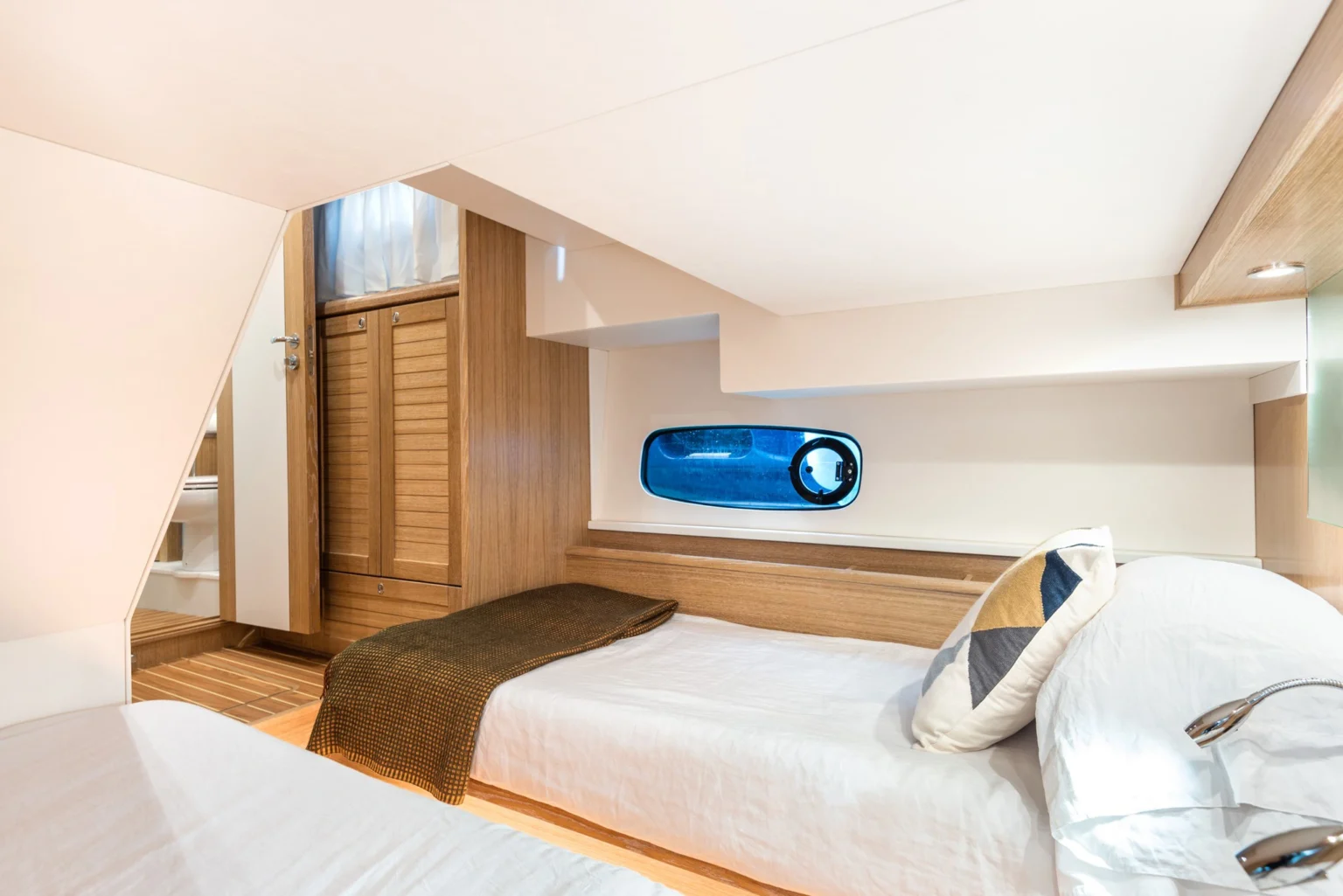 SASGAYACHTS_MENORQUIN_42HT_interior_8