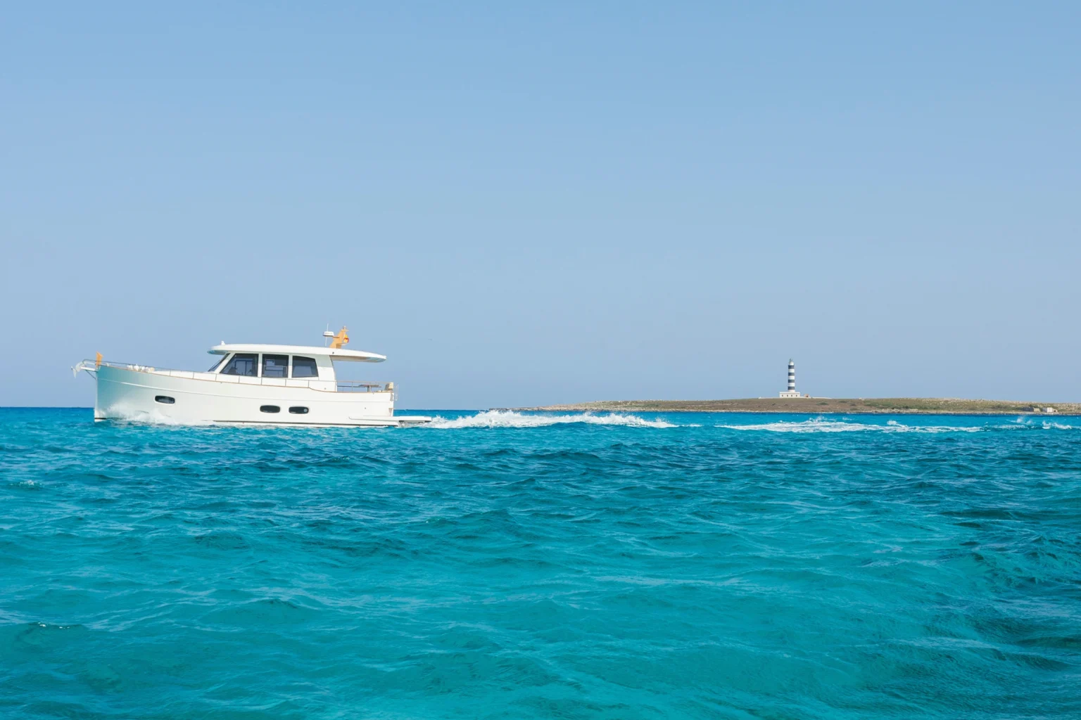 SASGAYACHTS_MENORQUIN_48HT_exterior_5