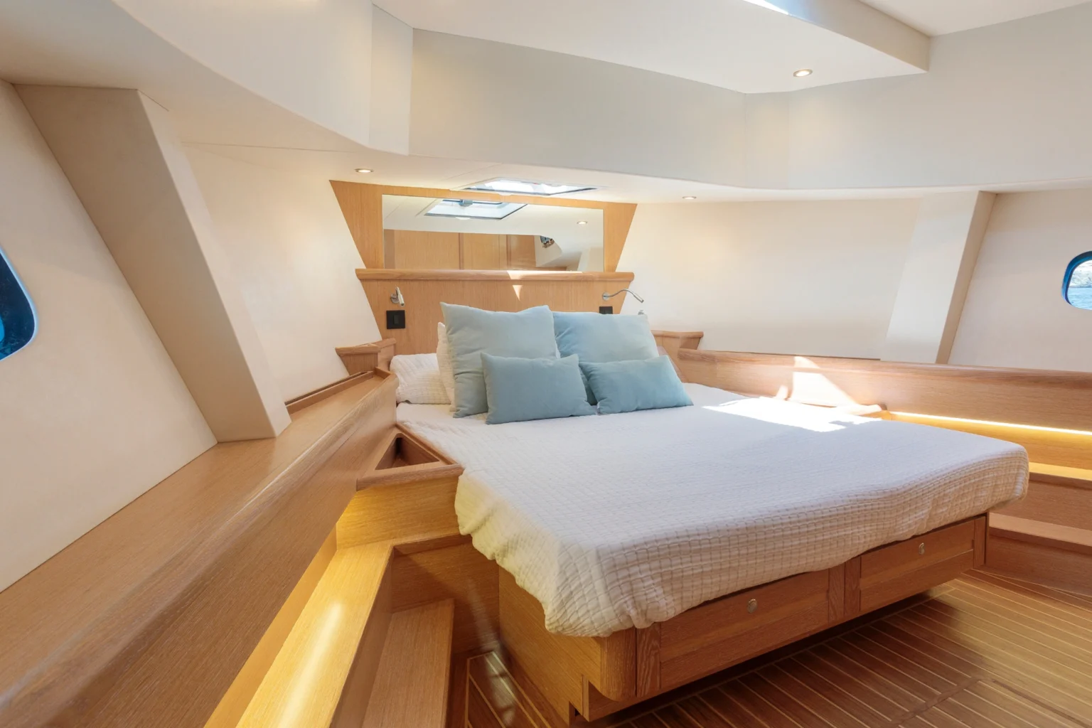 SASGAYACHTS_MENORQUIN_48HT_interior_1