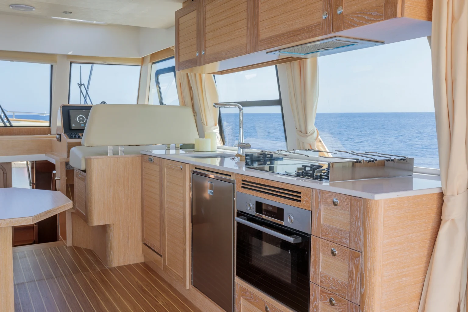 SASGAYACHTS_MENORQUIN_48HT_interior_6