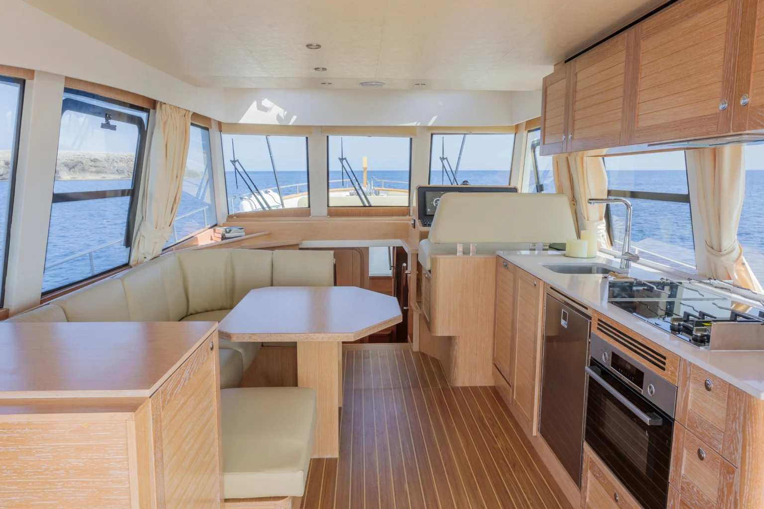 SASGAYACHTS_MENORQUIN_48HT_interior_8