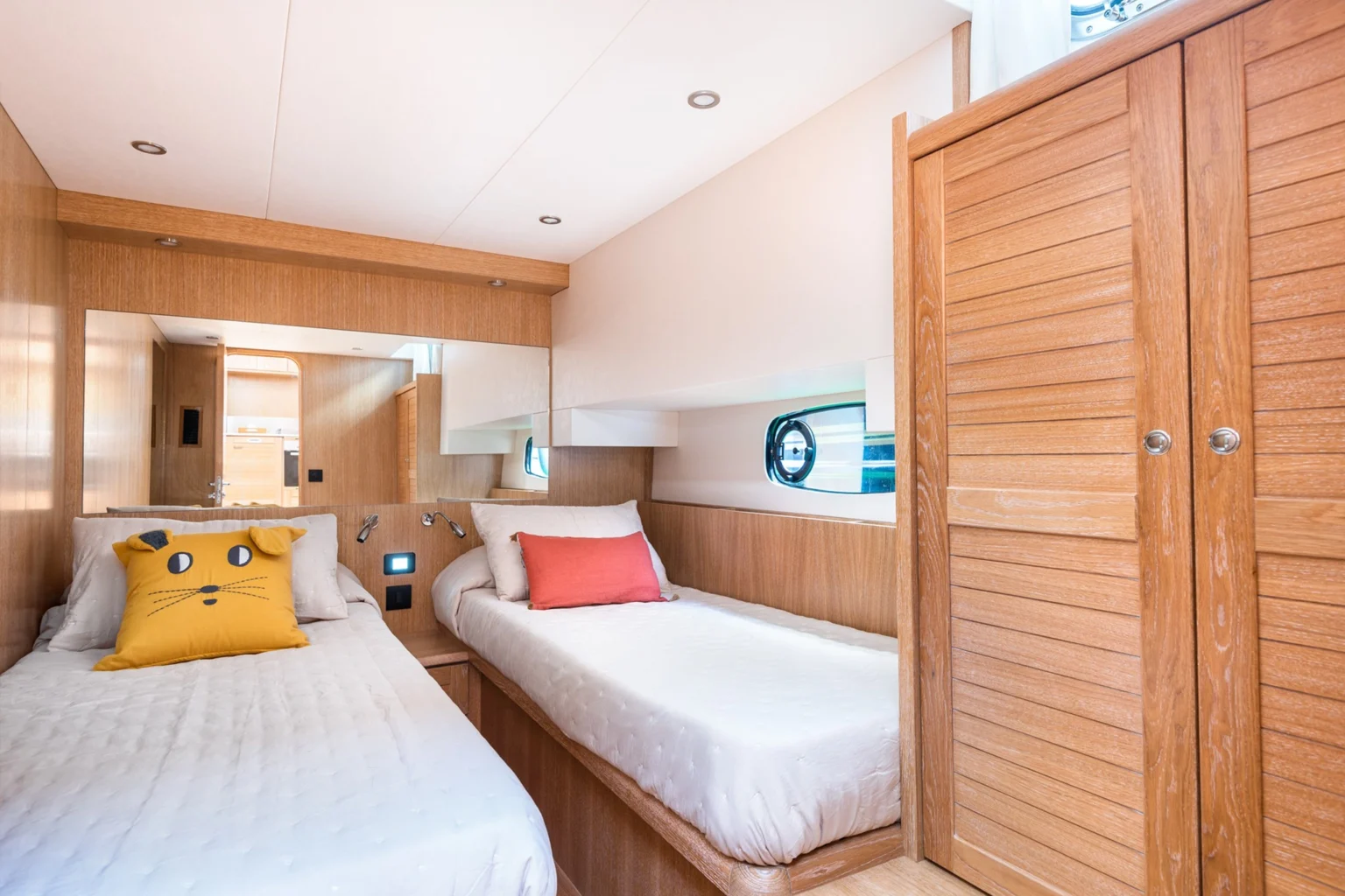 SASGAYACHTS_MENORQUIN_55FB_interior_7