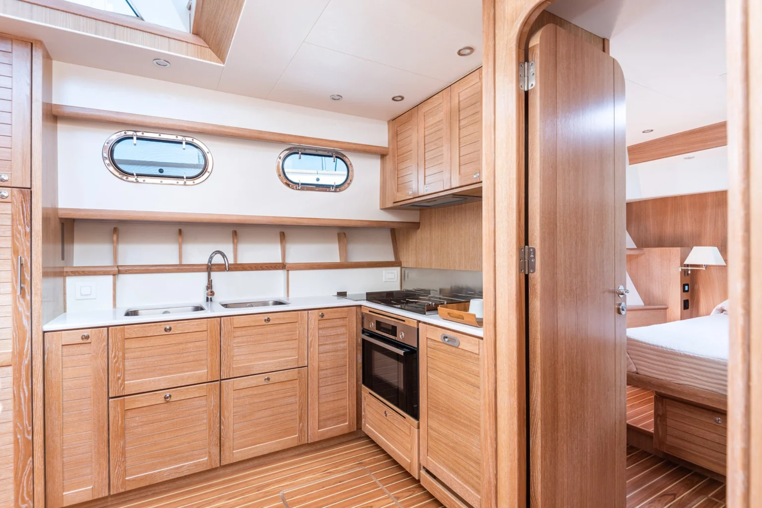 SASGAYACHTS_MENORQUIN_55FB_interior_9