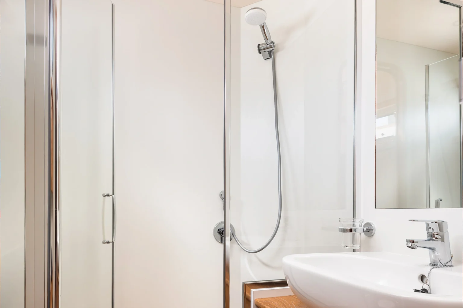 SASGAYACHTS_MENORQUIN_55HT_interior_1