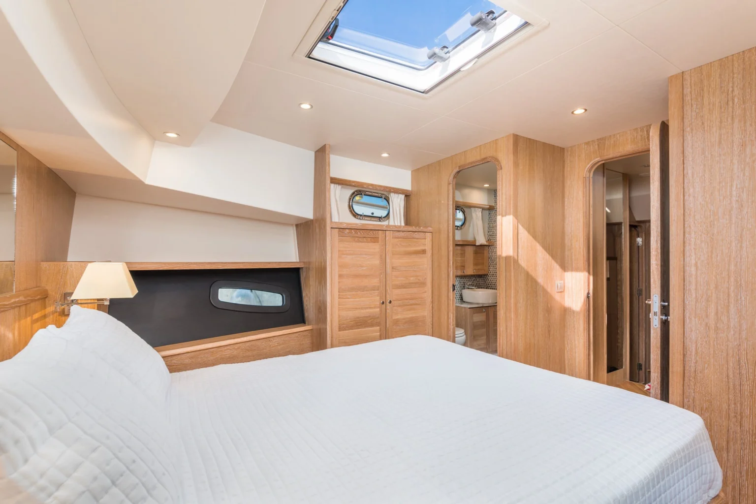 SASGAYACHTS_MENORQUIN_55HT_interior_7