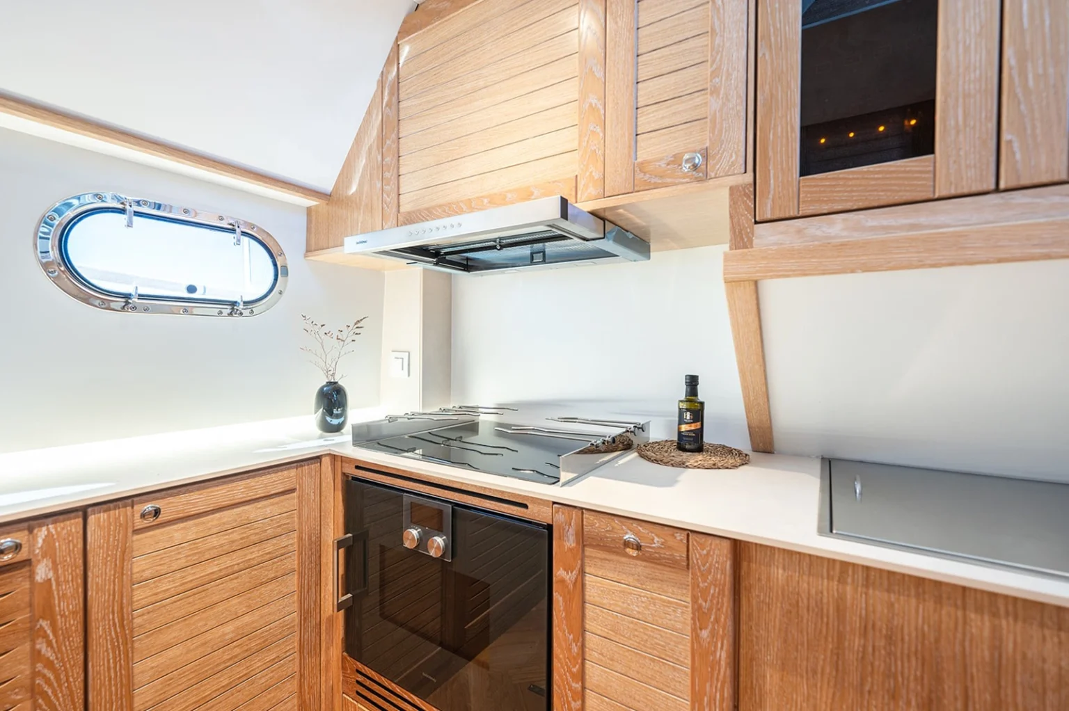 SASGAYACHTS_MENORQUIN_68FB_interior_11