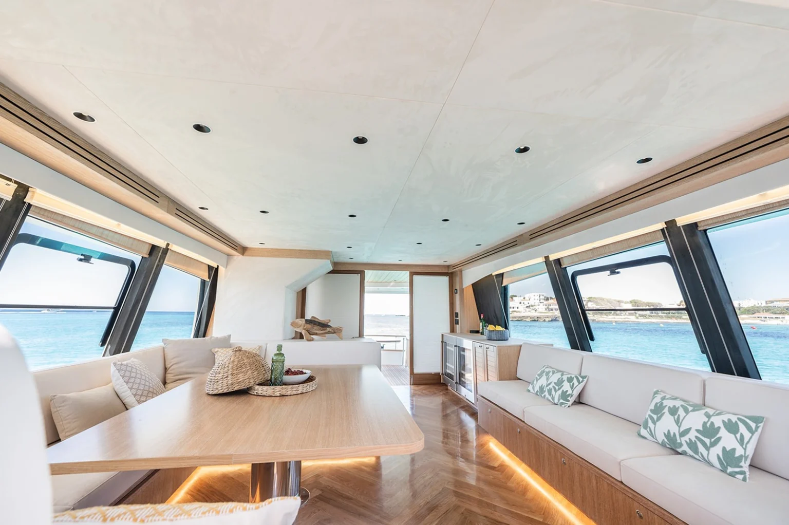 SASGAYACHTS_MENORQUIN_68FB_interior_7