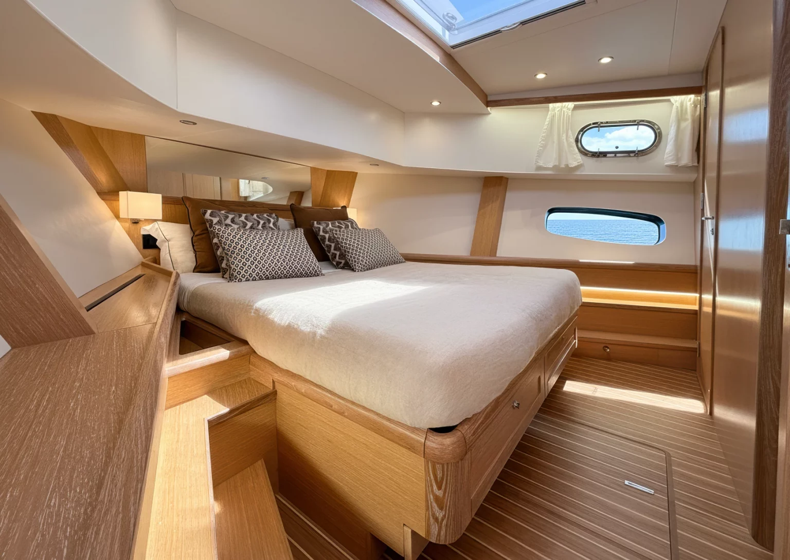 SASGAYACHTS_MENORQUIN_48FB_interior_2