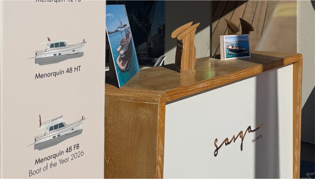 Espacio de Sasga Yachts en el Cannes Yachting Festival 2026 con información de los modelos Menorquín 48 HT y Menorquín 48 FB.